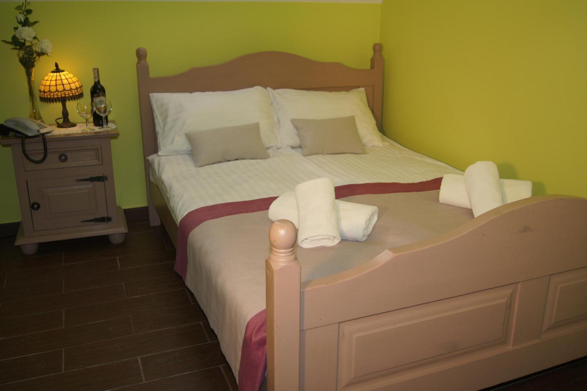 Hotel POD HERBEM -POKOJE OZONOWANE Białystok Zimmer foto