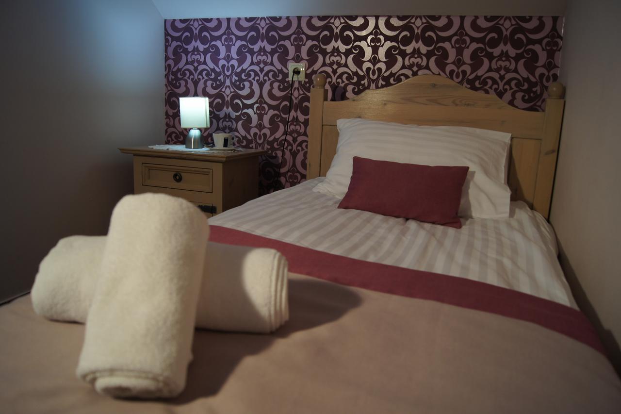 Hotel POD HERBEM -POKOJE OZONOWANE Białystok Zimmer foto